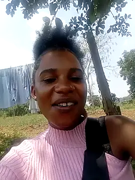 Snapshot of Yourlittlegirl19 chatting on February 2025 10:12:02 AM Yourlittlegirl19 online show from February 2025 10:12:02 AM