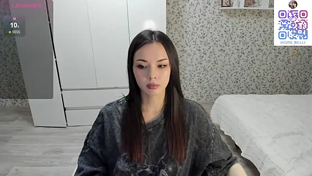 Snapshot of young_belle_ chatting on October 2025 11:51:02 AM young belle online show from October 2025 11:51:02 AM