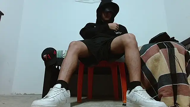 Macho Dom online show from April 2026 11:00:01 PM