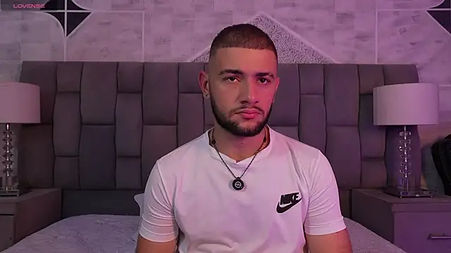 MaximusDick1  online show from December 2025 04:51:01 AM