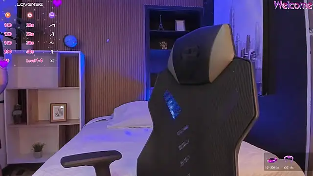 MaximusDick1  online show from March 2026 12:43:02 PM