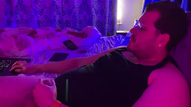 Snapshot of bearcloudcomputa chatting on March 2025 12:15:01 AM bearcloudcomputa online show from March 2025 12:15:01 AM