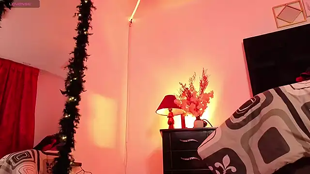 Snapshot of Pauilina chatting on December 2024 01:35:02 AM Pauilina online show from December 2024 01:35:02 AM