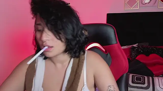 Snapshot of Pauilina chatting on December 2024 06:55:02 AM Pauilina online show from December 2024 06:55:02 AM