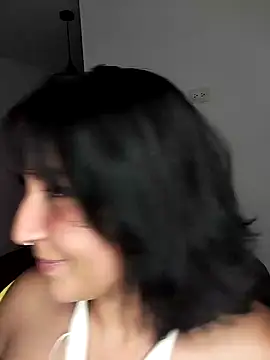 Snapshot of Pauilina chatting on December 2024 11:21:01 PM Pauilina online show from December 2024 11:21:01 PM