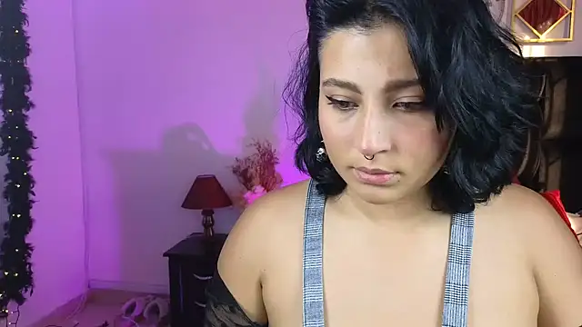 Snapshot of Pauilina chatting on January 2025 09:20:01 PM Pauilina online show from January 2025 09:20:01 PM