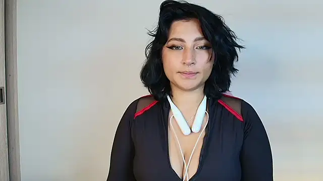 Snapshot of Pauilina chatting on January 2025 01:25:02 PM Pauilina online show from January 2025 01:25:02 PM