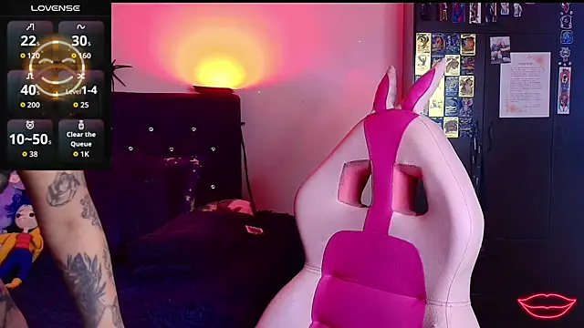 Snapshot of Pauilina chatting on October 2025 06:08:01 PM Pauilina online show from October 2025 06:08:01 PM