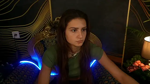 Snapshot of ValeryRoyale chatting on December 2024 02:17:02 PM ValeryRoyale online show from December 2024 02:17:02 PM