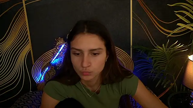 Snapshot of ValeryRoyale chatting on February 2025 05:52:02 PM ValeryRoyale online show from February 2025 05:52:02 PM