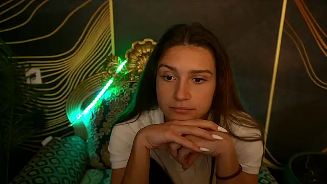 Snapshot of ValeryRoyale chatting on March 2025 01:51:01 PM ValeryRoyale online show from March 2025 01:51:01 PM