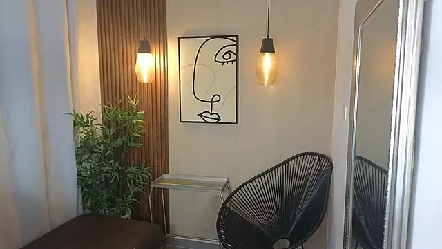 Dalila Sky online show from October 2025 11:10:01 AM