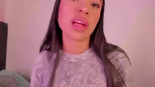 Snapshot of Mereo_leona chatting on December 2025 03:22:02 AM Mereo leona online show from December 2025 03:22:02 AM