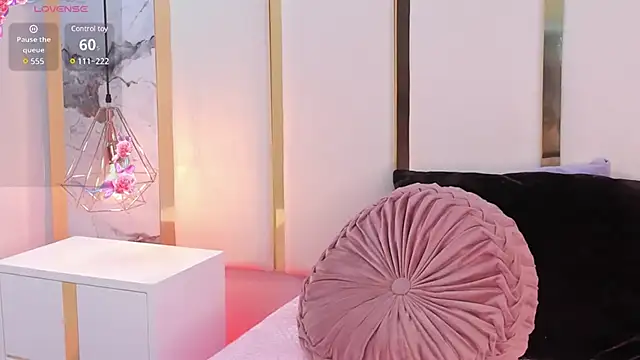 SalommeFlores online show from February 2025 04:01:02 AM