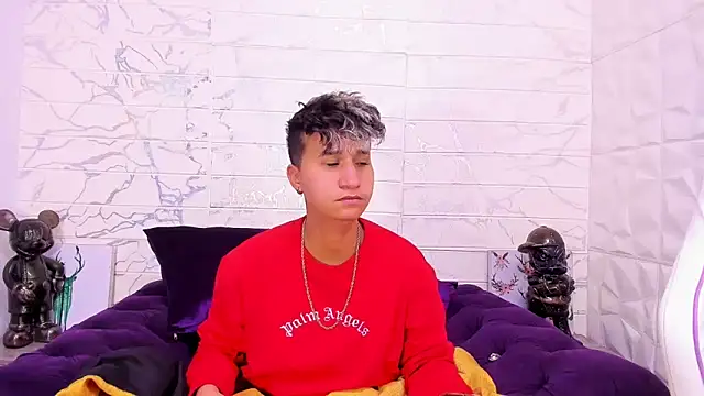 Im Milan Rs online show from February 2025 06:44:02 AM