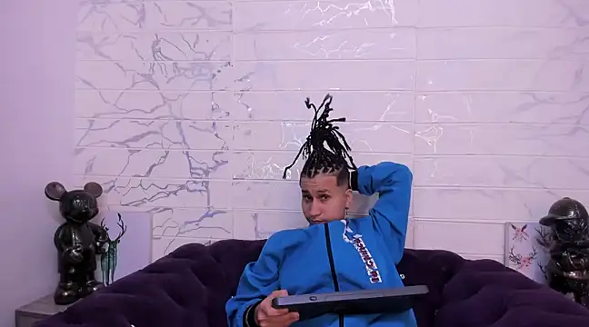 Im Milan Rs online show from February 2025 09:45:02 AM