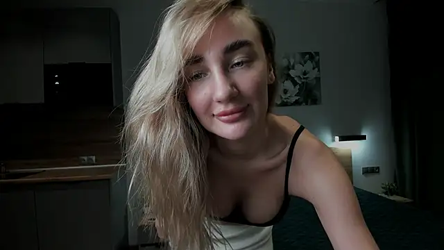 chloewallace online show from December 2024 06:54:02 PM