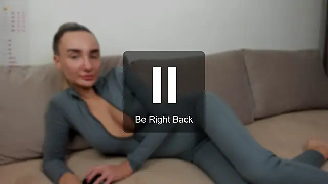 chloewallace online show from September 2025 06:51:01 PM