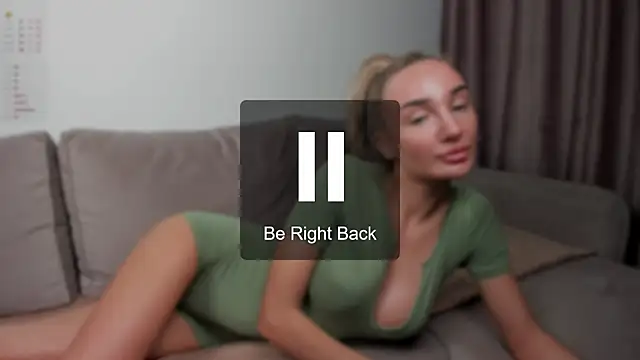 chloewallace online show from October 2025 09:46:01 PM