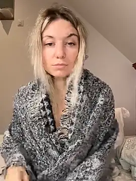 carlaaa online show from November 2025 07:48:02 PM