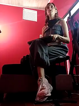 Snapshot of Ambar_Roux_ chatting on December 2025 04:01:01 PM Ambar Roux online show from December 2025 04:01:01 PM