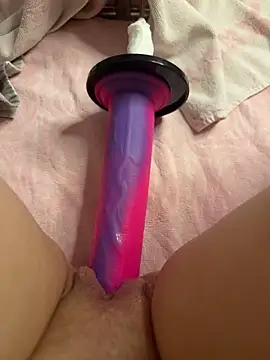 luisa1 online show from November 2025 07:43:01 PM