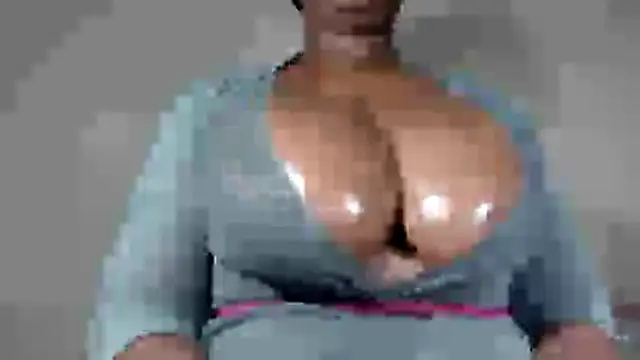 Snapshot of boobassymom chatting on May 2026 04:31:02 AM boobassymom online show from May 2026 04:31:02 AM