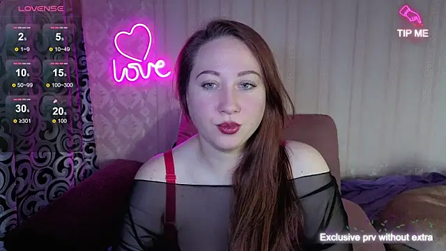 Snapshot of KellyCrystall chatting on October 2025 03:41:02 AM KellyCrystall online show from October 2025 03:41:02 AM