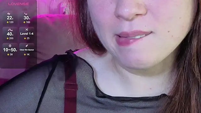 Snapshot of KellyCrystall chatting on October 2025 03:29:02 AM KellyCrystall online show from October 2025 03:29:02 AM