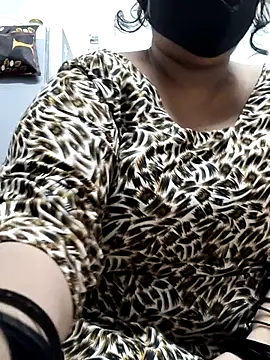 Snapshot of zeepe19 chatting on October 2025 07:17:01 AM zeepe19 online show from October 2025 07:17:01 AM