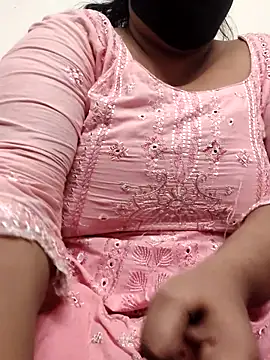 Snapshot of zeepe19 chatting on October 2025 12:45:01 PM zeepe19 online show from October 2025 12:45:01 PM