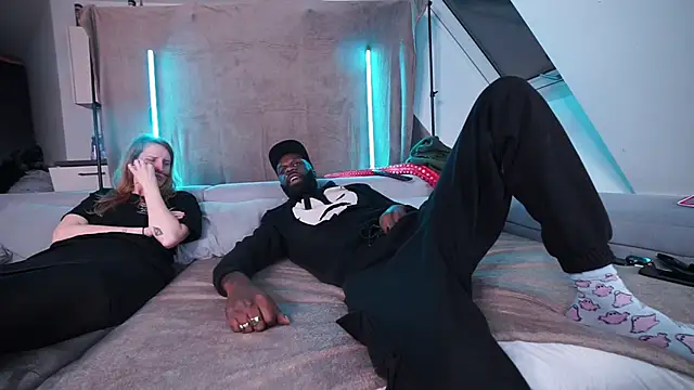 Snapshot of MacTroy chatting on December 2024 06:01:02 PM MacTroy online show from December 2024 06:01:02 PM