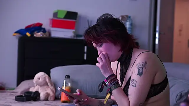 Snapshot of MacTroy chatting on December 2024 06:08:01 PM MacTroy online show from December 2024 06:08:01 PM