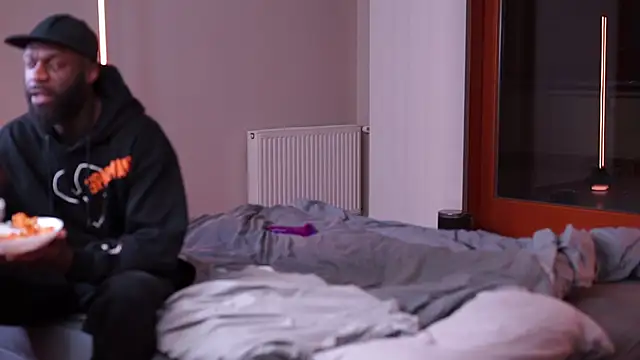 Snapshot of MacTroy chatting on January 2025 11:08:01 PM MacTroy online show from January 2025 11:08:01 PM