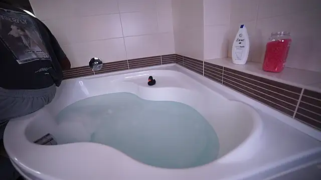 Snapshot of MacTroy chatting on March 2025 07:05:01 PM MacTroy online show from March 2025 07:05:01 PM