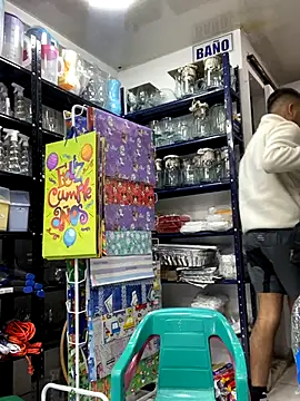 JuanZapata33 online show from December 2025 09:57:01 PM