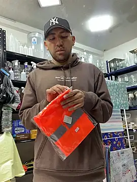 JuanZapata33 online show from February 2026 09:22:02 PM