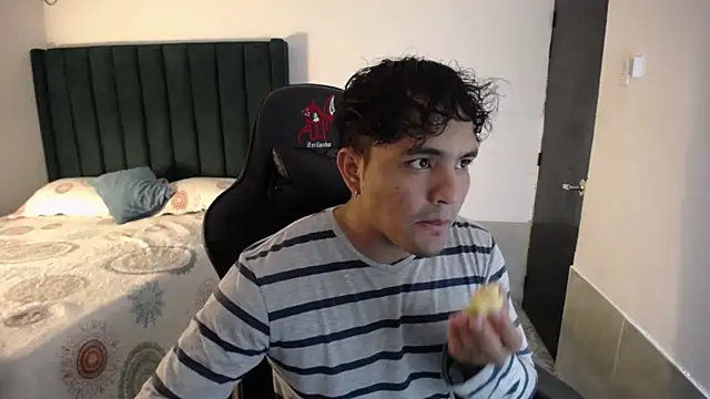 Snapshot of man_dur07 chatting on November 2025 09:35:02 PM man dur07 online show from November 2025 09:35:02 PM