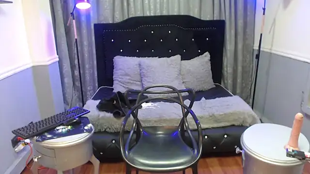 Snapshot of Mayaa_ross chatting on March 2025 05:14:01 AM Mayaa ross online show from March 2025 05:14:01 AM