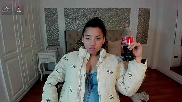 Snapshot of Mayaa_ross chatting on September 2025 01:38:02 AM Mayaa ross online show from September 2025 01:38:02 AM