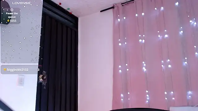 Snapshot of pamela_ chatting on January 2025 05:21:02 AM pamela  online show from January 2025 05:21:02 AM