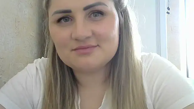 Snapshot of Honeydew-Waves chatting on May 2026 12:10:02 PM Honeydew-Waves online show from May 2026 12:10:02 PM