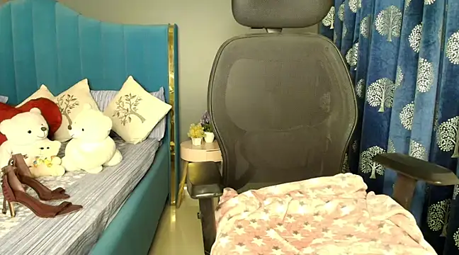 CUTE princess 143 online show from February 2025 02:48:01 PM