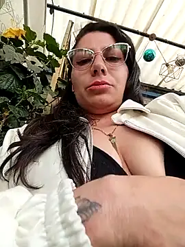 Snapshot of VALERY-03_ chatting on April 2026 08:57:02 PM VALERY-03 online show from April 2026 08:57:02 PM