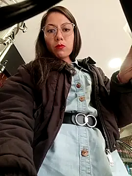 Snapshot of VALERY-03_ chatting on May 2026 05:09:02 PM VALERY-03 online show from May 2026 05:09:02 PM