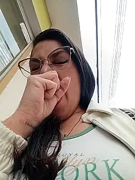 Snapshot of VALERY-03_ chatting on May 2026 04:56:01 PM VALERY-03 online show from May 2026 04:56:01 PM