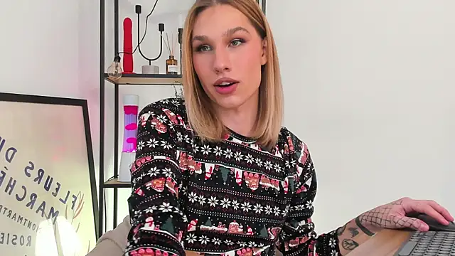 Snapshot of katrinewestx chatting on December 2024 12:48:02 AM katrinewestx online show from December 2024 12:48:02 AM