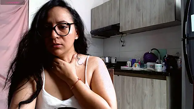 Snapshot of mariamulata chatting on May 2026 06:01:01 PM mariamulata online show from May 2026 06:01:01 PM