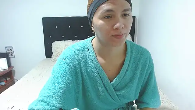 giuliana andrade online show from October 2025 12:18:01 AM