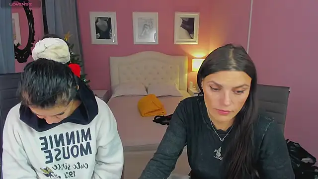 Snapshot of EricaAndPenelopa chatting on January 2025 05:16:02 AM EricaAndPenelopa online show from January 2025 05:16:02 AM